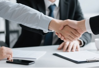 電力企業(yè)堅守底線 去杠桿闖關(guān)奪隘